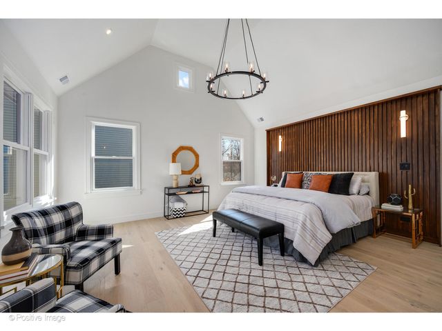 3846 N Kedvale Avenue, Chicago, IL 60641