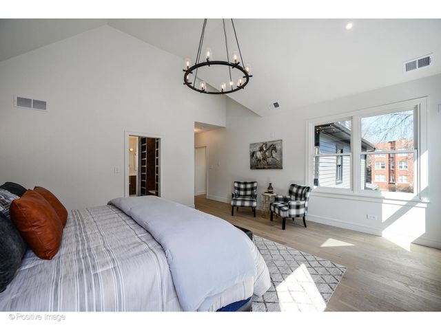 3846 N Kedvale Avenue, Chicago, IL 60641