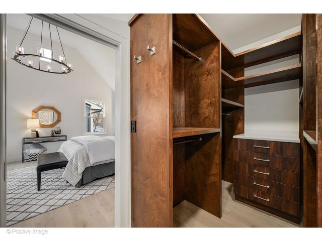 3846 N Kedvale Avenue, Chicago, IL 60641