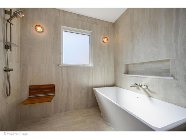 3846 N Kedvale Avenue, Chicago, IL 60641