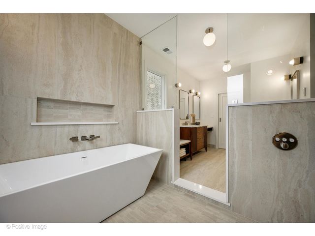 3846 N Kedvale Avenue, Chicago, IL 60641