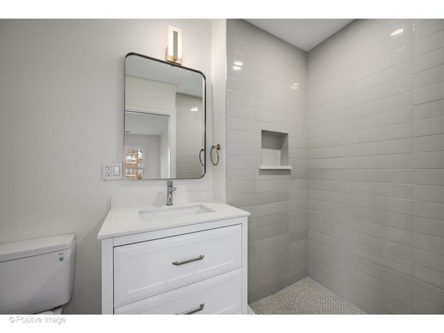 3846 N Kedvale Avenue, Chicago, IL 60641