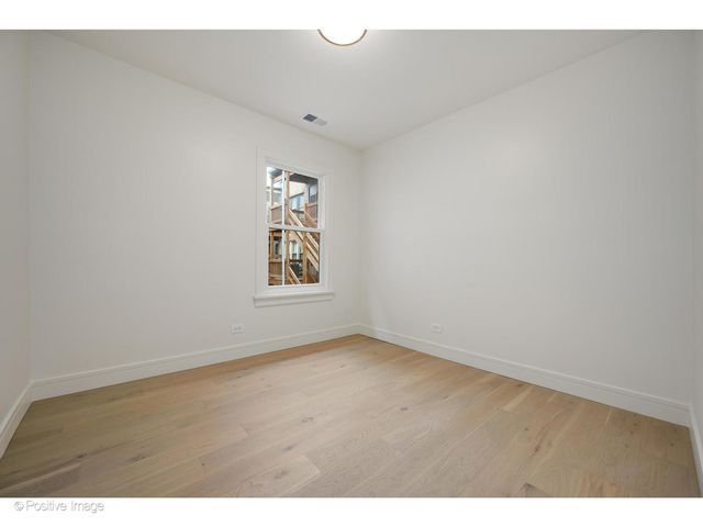 3846 N Kedvale Avenue, Chicago, IL 60641