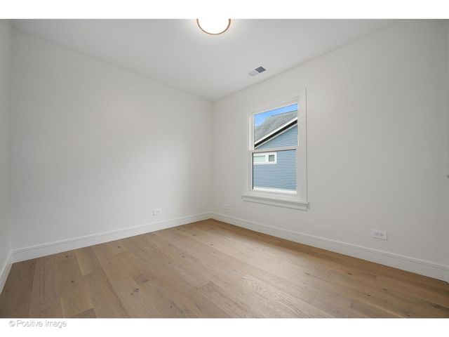 3846 N Kedvale Avenue, Chicago, IL 60641