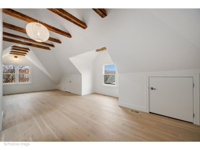 3846 N Kedvale Avenue, Chicago, IL 60641