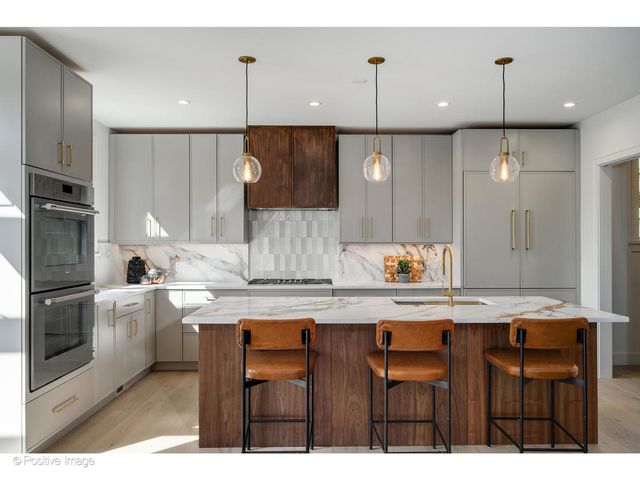 3846 N Kedvale Avenue, Chicago, IL 60641