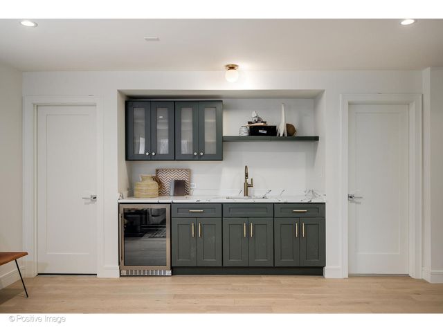 3846 N Kedvale Avenue, Chicago, IL 60641