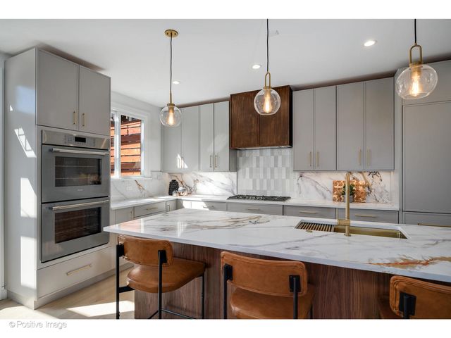 3846 N Kedvale Avenue, Chicago, IL 60641