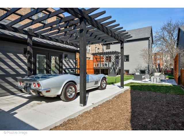 3846 N Kedvale Avenue, Chicago, IL 60641