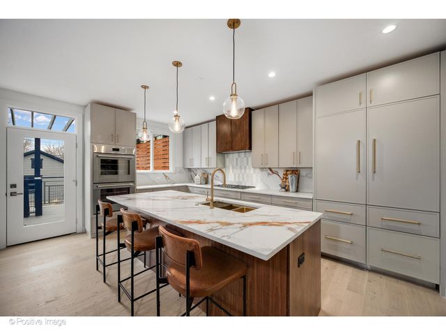 3846 N Kedvale Avenue, Chicago, IL 60641