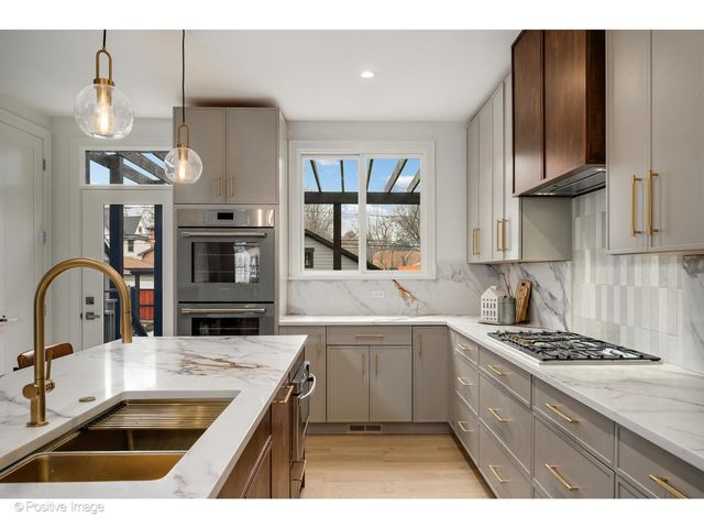 3846 N Kedvale Avenue, Chicago, IL 60641