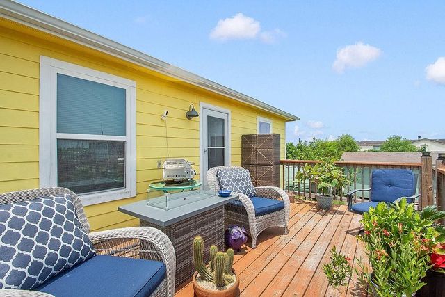 727 18th Street, Dickinson, TX 77539