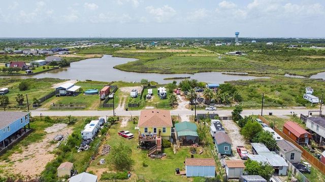 727 18th Street, Dickinson, TX 77539