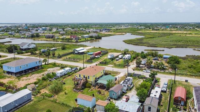 727 18th Street, Dickinson, TX 77539