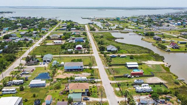 727 18th Street, Dickinson, TX 77539