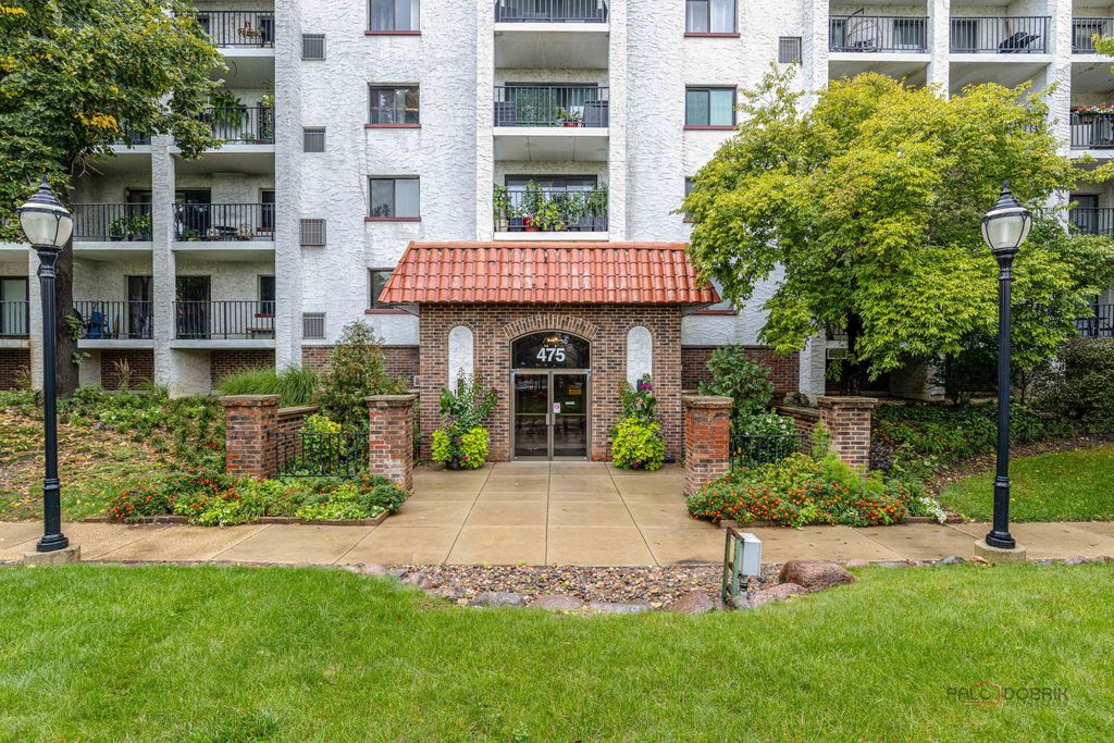 475 Plum Creek Drive 304, Wheeling, IL 60090 — exterior