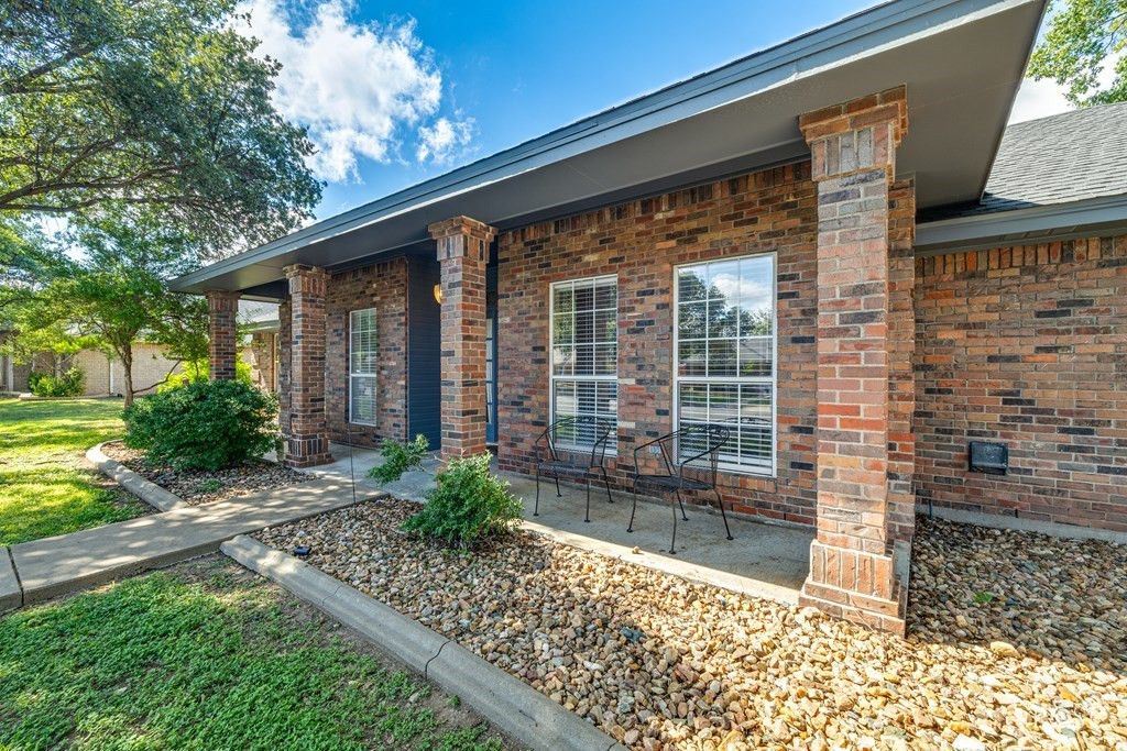 Image 4 of property listing at 3421 Ridgecrest Lane, San Angelo, TX 76904