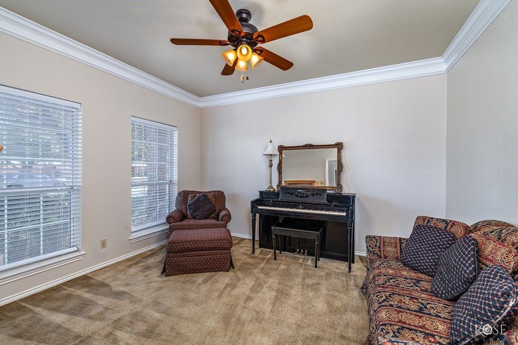 Image 8 of property listing at 3421 Ridgecrest Lane, San Angelo, TX 76904