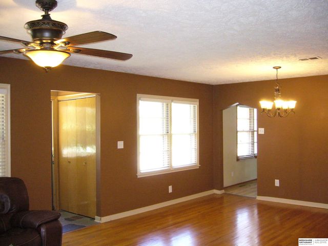 707 N Bellevue Boulevard, Bellevue, NE 68005