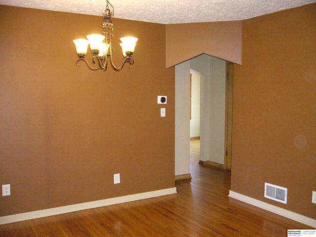 707 N Bellevue Boulevard, Bellevue, NE 68005