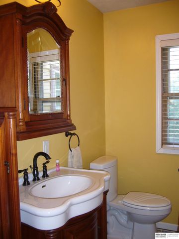 707 N Bellevue Boulevard, Bellevue, NE 68005