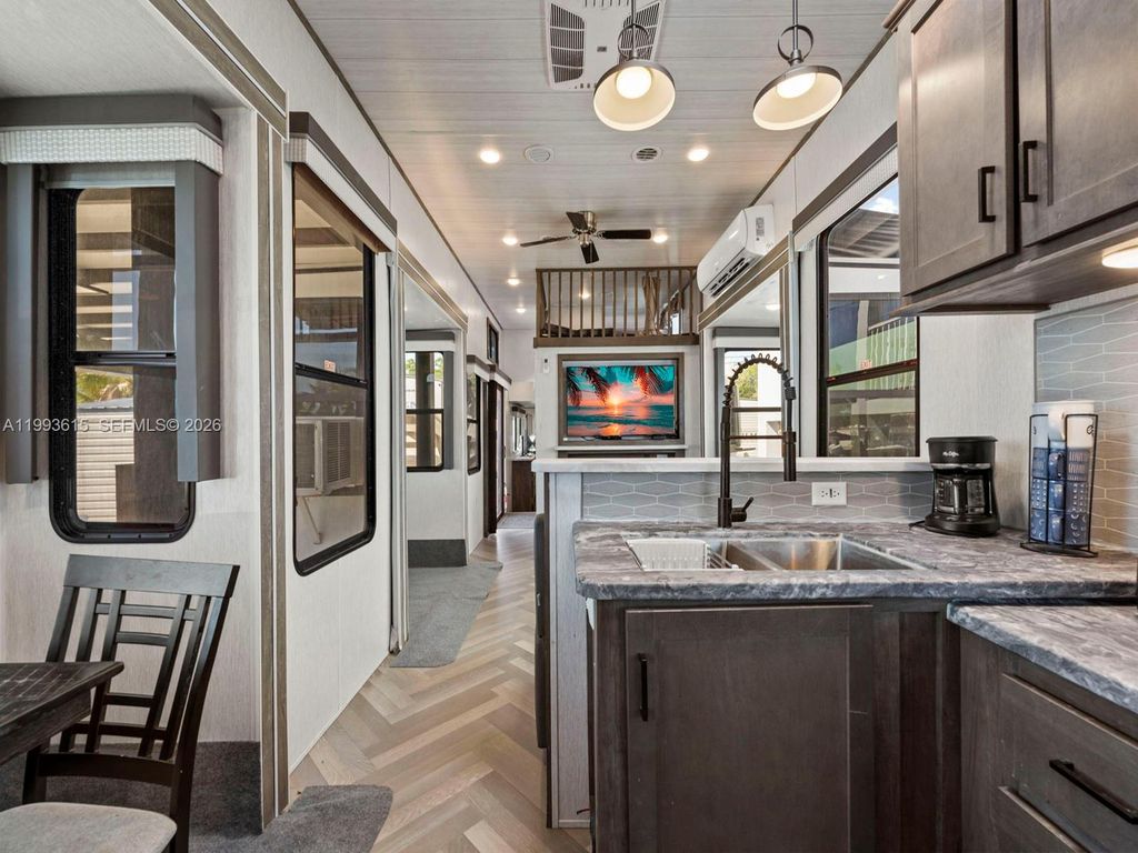 Image 28 of property listing at 325 Calusa ST 321, Key Largo, FL 33037