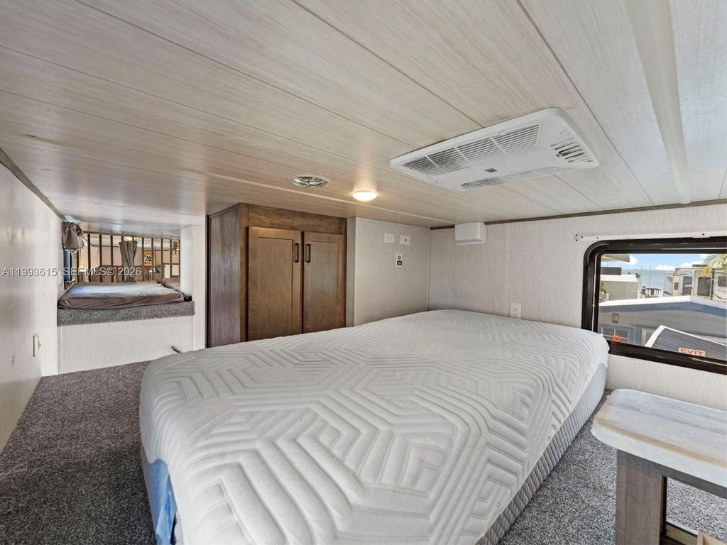 Image 33 of property listing at 325 Calusa ST 321, Key Largo, FL 33037