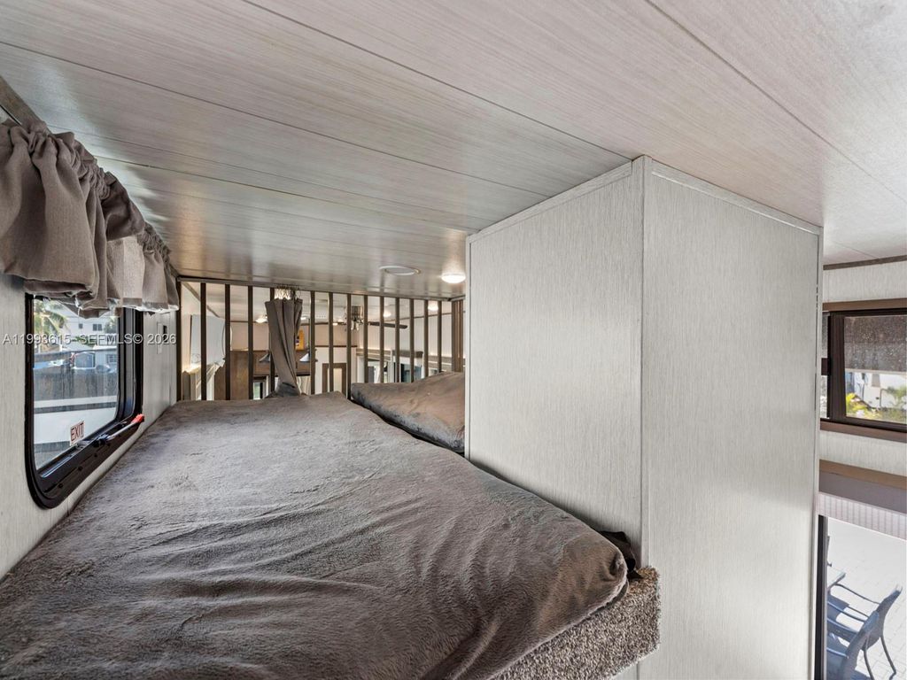 Image 34 of property listing at 325 Calusa ST 321, Key Largo, FL 33037