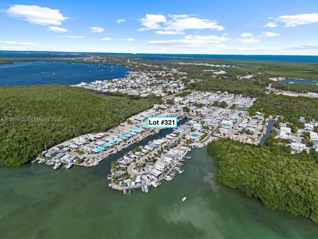 Image 42 of property listing at 325 Calusa ST 321, Key Largo, FL 33037
