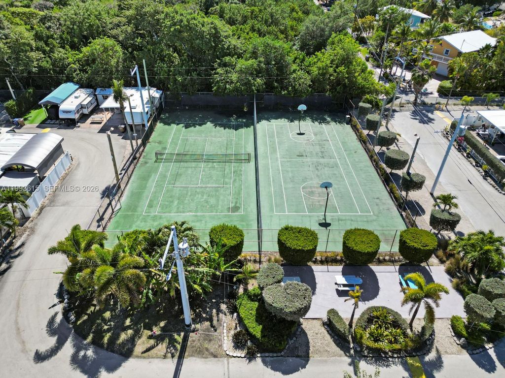 Image 51 of property listing at 325 Calusa ST 321, Key Largo, FL 33037