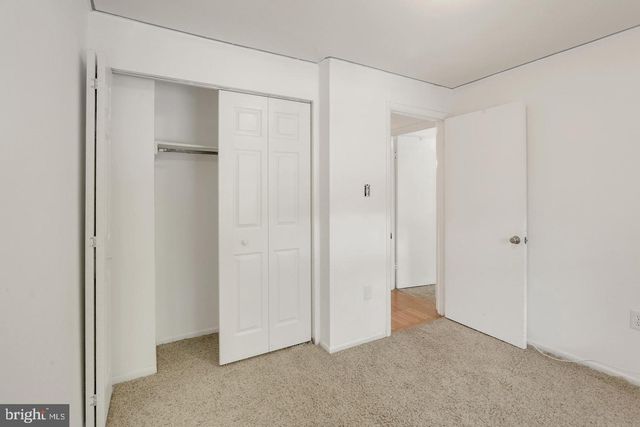 6060 HOLLOW KNOLL CT, Springfield, VA 22152