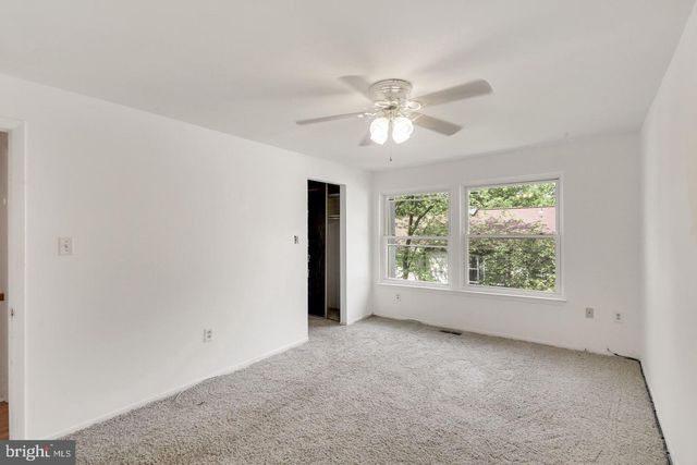 6060 HOLLOW KNOLL CT, Springfield, VA 22152
