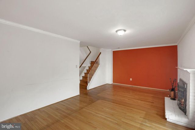 6060 HOLLOW KNOLL CT, Springfield, VA 22152