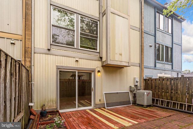 6060 HOLLOW KNOLL CT, Springfield, VA 22152