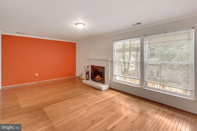 6060 HOLLOW KNOLL CT, Springfield, VA 22152