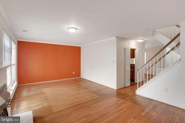 6060 HOLLOW KNOLL CT, Springfield, VA 22152