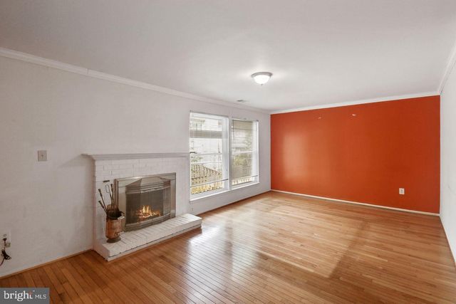 6060 HOLLOW KNOLL CT, Springfield, VA 22152