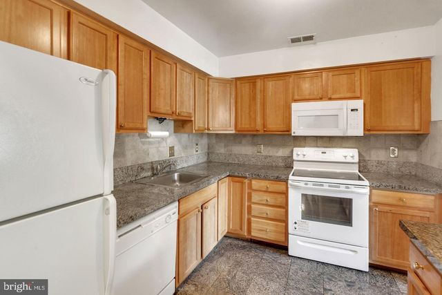 6060 HOLLOW KNOLL CT, Springfield, VA 22152