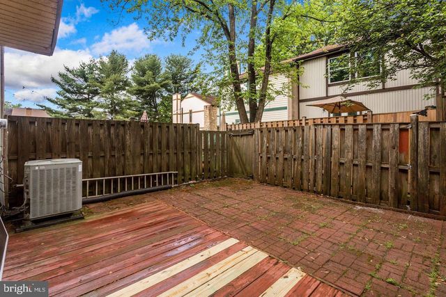 6060 HOLLOW KNOLL CT, Springfield, VA 22152