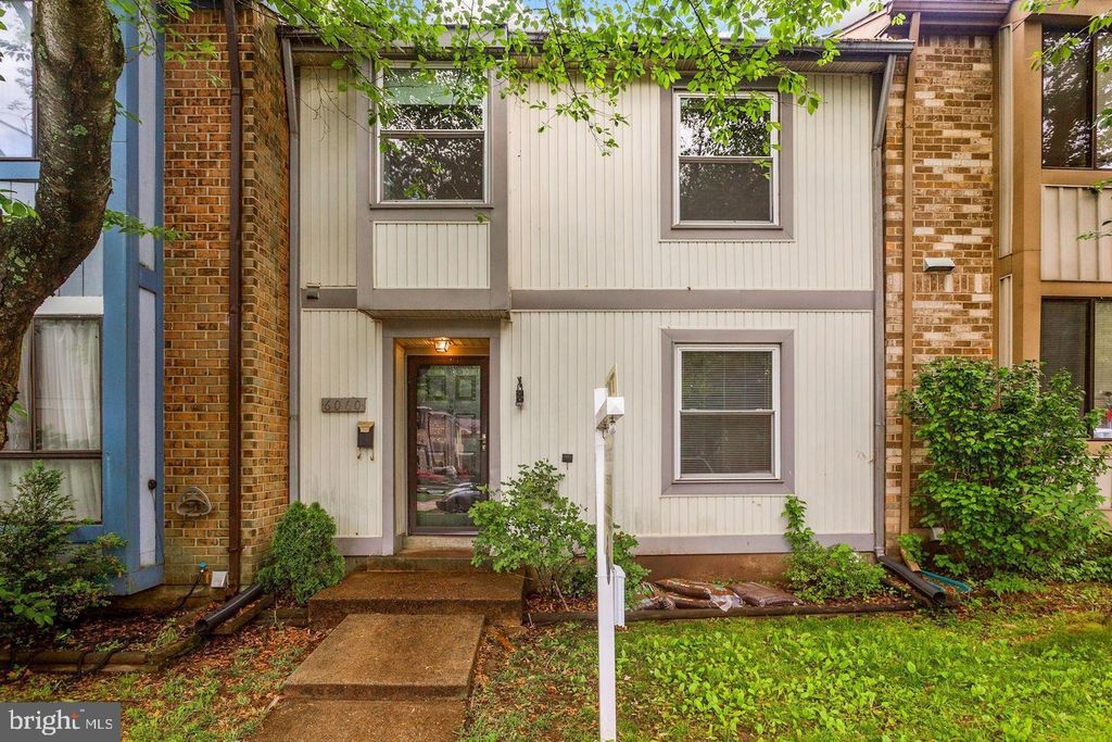6060 HOLLOW KNOLL CT, Springfield, VA 22152