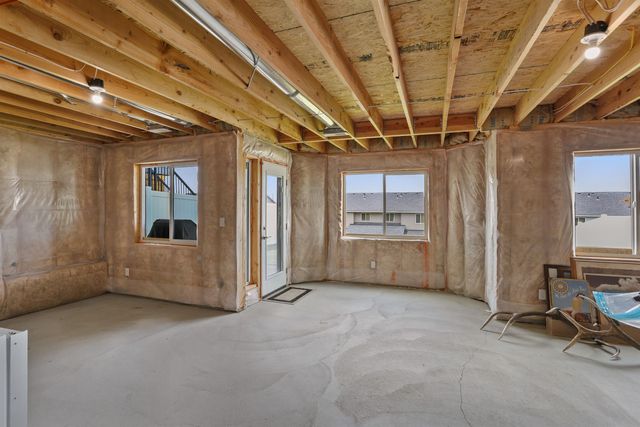 8553 N James Dr, Spokane, WA 99208