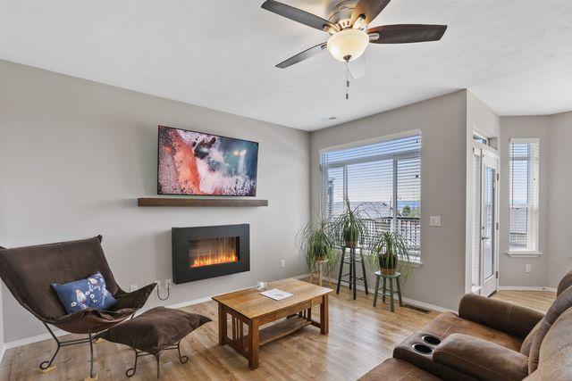 8553 N James Dr, Spokane, WA 99208