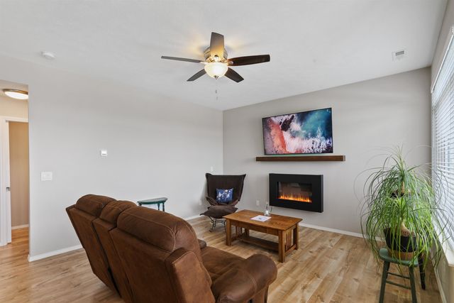 8553 N James Dr, Spokane, WA 99208