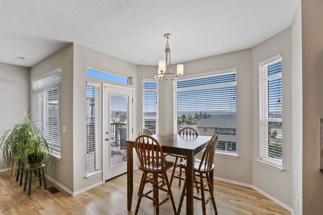 8553 N James Dr, Spokane, WA 99208