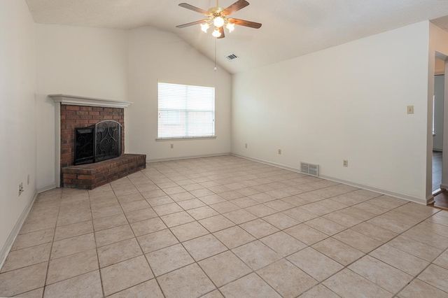 859 TIMBER TRACE DR, Memphis, TN 38018