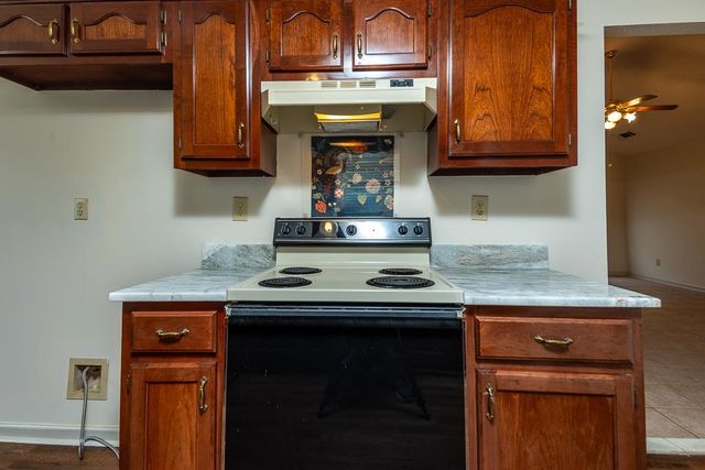 859 TIMBER TRACE DR, Memphis, TN 38018