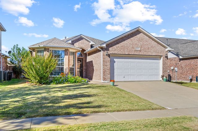 12717 Hannahsville Lane, Fort Worth, TX 76244