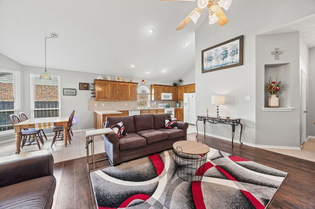 12717 Hannahsville Lane, Fort Worth, TX 76244