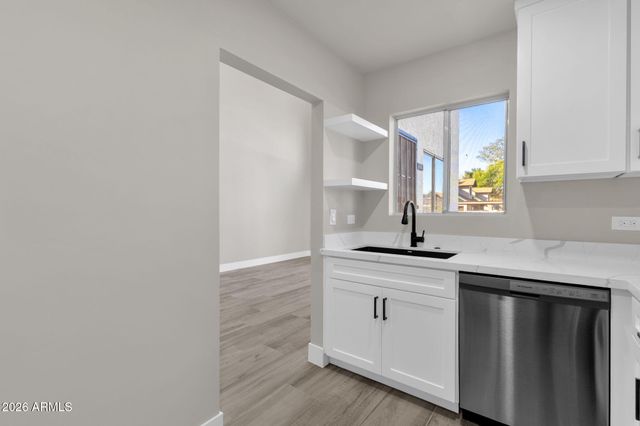 4730 W NORTHERN Avenue 1106, Glendale, AZ 85301