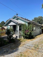 826 N West Street, Visalia, CA 93291